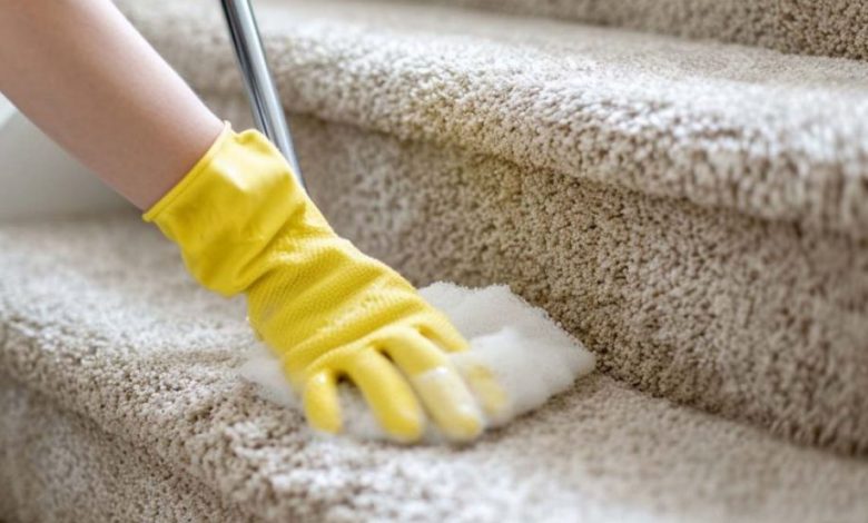 How to clean a carpet by hand